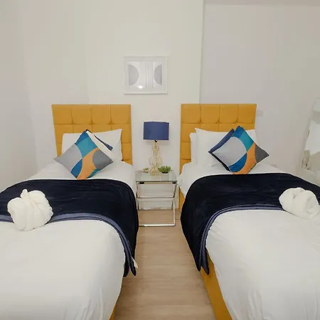 Charming And Bright Flat - Wi-fi Included! * Bristol