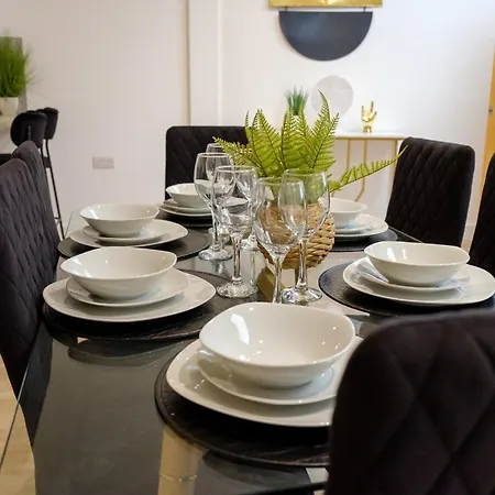 Apartment Charming And Bright Flat - Wi-fi Included! *