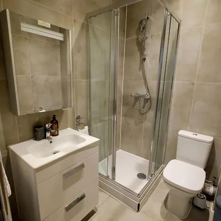 Charming And Bright Flat - Wi-fi Included! * Bristol