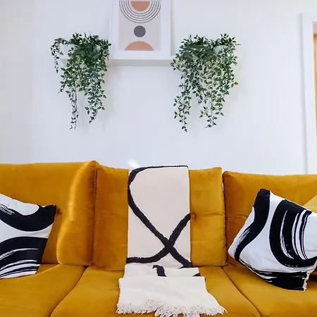 Charming And Bright Flat - Wi-fi Included! Apartment
